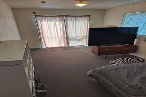 Photo of property in 42a Farwood Drive, Henderson, Auckland, 0612