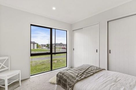 Photo of property in 33 Koroheke Road, Takanini, 2110