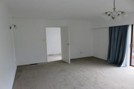 Photo of property in 102 Churton Drive, Churton Park, Wellington, 6037