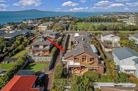 Photo of property in 2/114 Aberdeen Road, Campbells Bay, Auckland, 0620