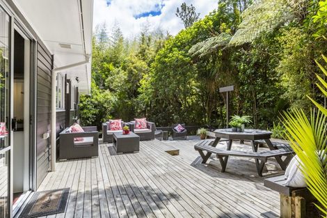 Photo of property in 18 Ngaio Road, Titirangi, Auckland, 0604