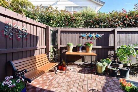 Photo of property in 11 Ludecke Place, Sockburn, Christchurch, 8042