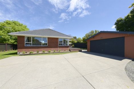 Photo of property in 6 Elwyn Place, Avonhead, Christchurch, 8042