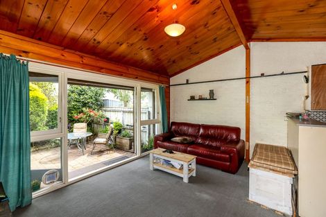 Photo of property in 25c Omata Road, Marfell, New Plymouth, 4310