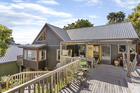 Photo of property in 107 Park Avenue, Whangamata, 3620