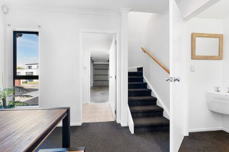 Photo of property in 3/4 Charlenne Close, Ranui, Auckland, 0612