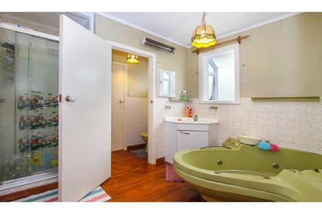 Photo of property in 27 Sylvia Road, Hillcrest, Auckland, 0627