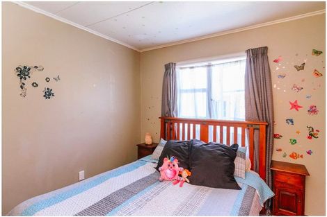 Photo of property in 78 Wainuiomata Road, Wainuiomata, Lower Hutt, 5014