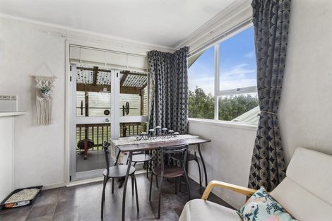 Photo of property in 17 Roick Parade, Glen Eden, Auckland, 0602