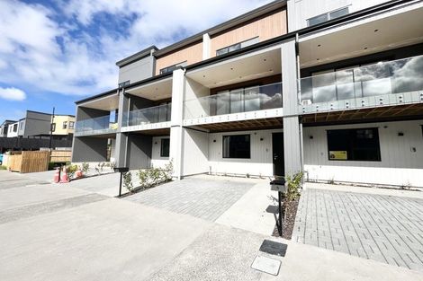 Photo of property in 9 Heketara Way, Massey, Auckland, 0614