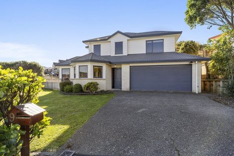 Photo of property in 9 Kilkelly Close, Tawa, Wellington, 5028
