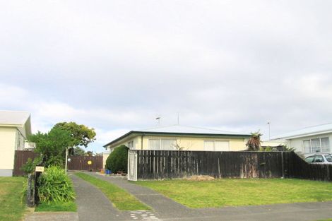 Photo of property in 1/35 Robinson Crescent, Tamatea, Napier, 4112