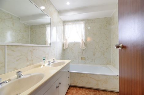 Photo of property in 2 Terra Nova Street, Glen Eden, Auckland, 0602