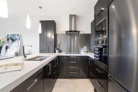 Photo of property in 5k The Esplanade, Eastern Beach, Auckland, 2012