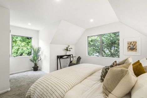 Photo of property in 2/128 Lynn Road, Bayview, Auckland, 0629
