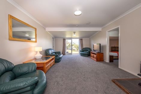 Photo of property in 6 Shelswell Street, Westport, 7825