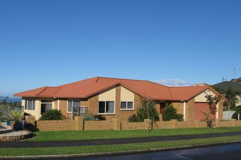 Photo of property in 8 Astor Place, Orewa, 0931