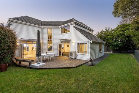 Photo of property in 17 Calypso Place, Rothesay Bay, Auckland, 0630