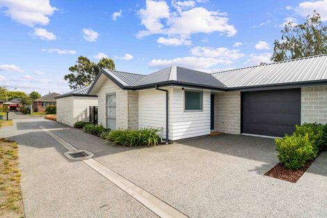 Photo of property in 2/3 Nyoli Street, Northcote, Christchurch, 8052
