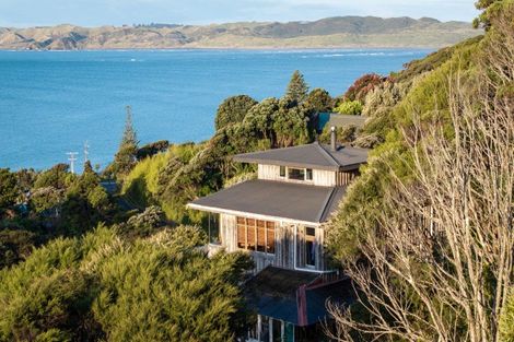 Photo of property in 37 Whaanga Road, Raglan, 3297