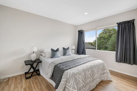 Photo of property in 2/39 Rifleman Rise, Unsworth Heights, Auckland, 0632