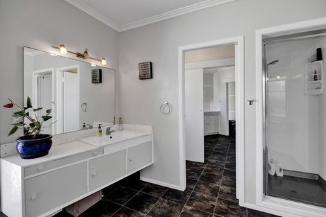 Photo of property in 161 South Road, Hawera, 4610