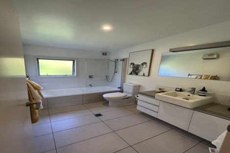 Photo of property in 44 Saddleback Grove, Karori, Wellington, 6012