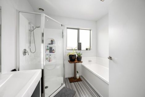 Photo of property in 5 Mohua Mews, Wanaka, 9305