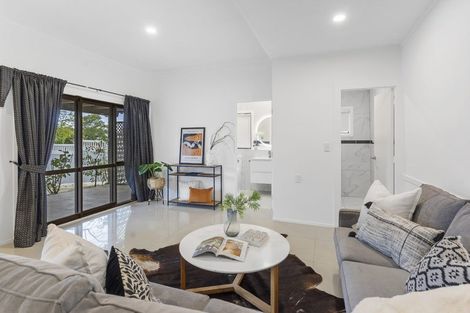 Photo of property in 3 Keldale Place, Forrest Hill, Auckland, 0620