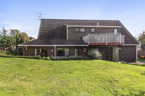 Photo of property in 13 James Cook Drive, Whitby, Porirua, 5024
