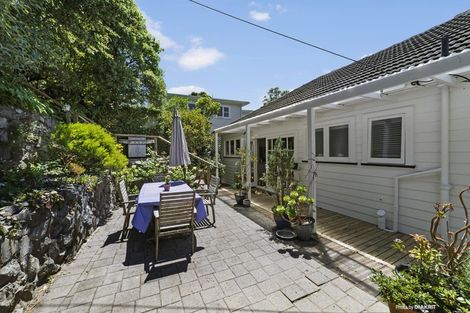 Photo of property in 12 Williamson Way, Karori, Wellington, 6012