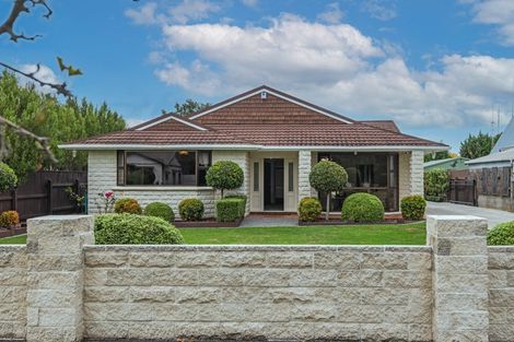 Photo of property in 18 Brightwater Terrace, Terrace End, Palmerston North, 4410