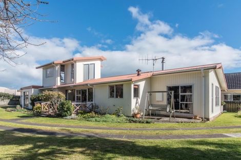Photo of property in 30 Mahana Road, Paraparaumu Beach, Paraparaumu, 5032