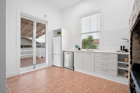 Photo of property in 6 Johnson Street, Dinsdale, Hamilton, 3204