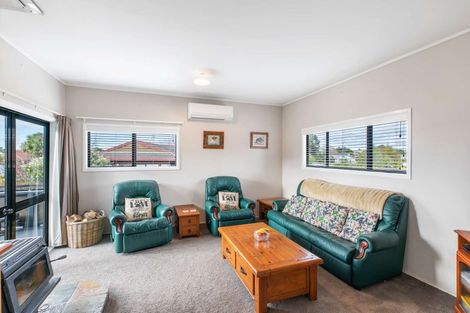 Photo of property in 21 Riverside Drive, Waiuku, 2123