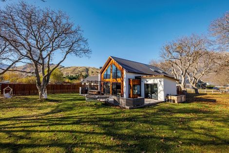 Photo of property in 13&13a Quarry Place, Lake Hayes, Queenstown, 9304