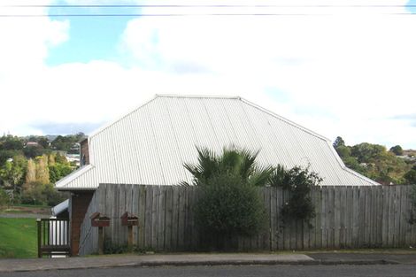 Photo of property in 2/75 Captain Scott Road, Glen Eden, Auckland, 0602