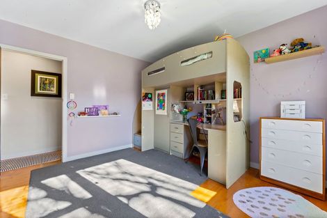 Photo of property in 14 Rosecamp Road, Beach Haven, Auckland, 0626
