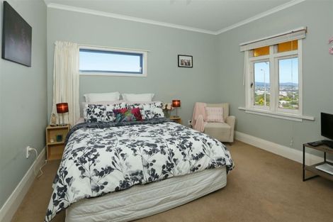 Photo of property in 249a Great North Road, Henderson, Auckland, 0612