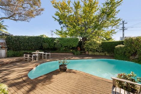 Photo of property in 43 Hinewa Road, Otumoetai, Tauranga, 3110