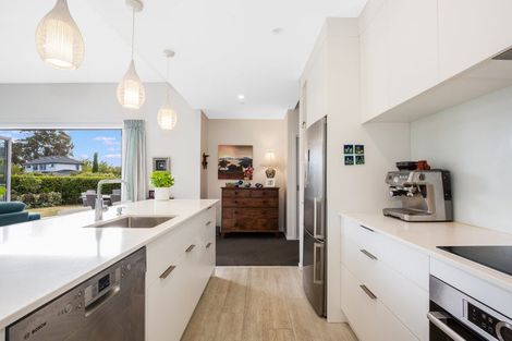 Photo of property in 52 Resolution Drive, Whitby, Porirua, 5024