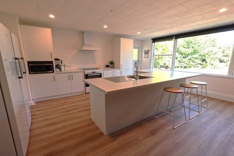 Photo of property in 1915 State Highway 2, Waipukurau, 4275