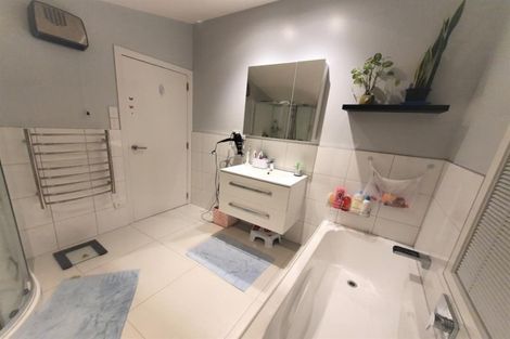 Photo of property in 61u8 Black Rock Road, Newlands, Wellington, 6037