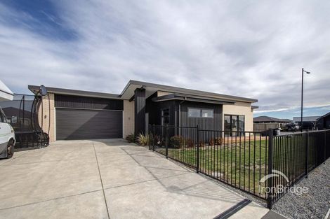 Photo of property in 32 Broadway Parade, Rolleston, 7615