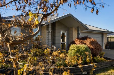 Photo of property in 8 Austral Place, Cromwell, 9310
