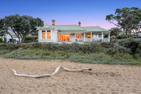 Photo of property in 36 Oxford Terrace, Devonport, Auckland, 0624