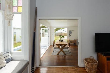 Photo of property in 49 Kenilworth Street, Waipawa, 4210