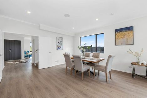 Photo of property in 48 Emerald Avenue, Rosehill, 2113