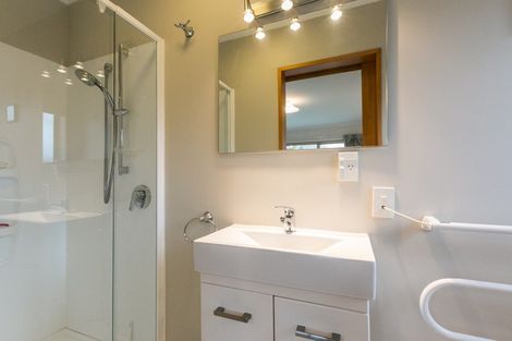 Photo of property in 18b Knightsbridge Place, Taradale, Napier, 4112