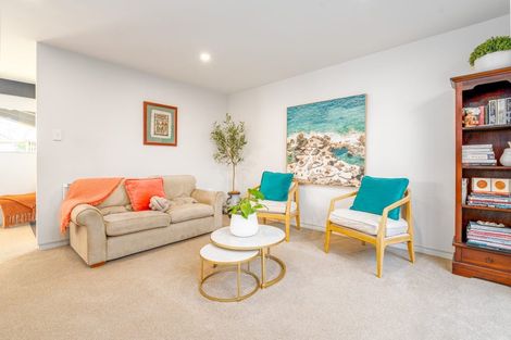 Photo of property in 16 Chilton Drive, Mairehau, Christchurch, 8052